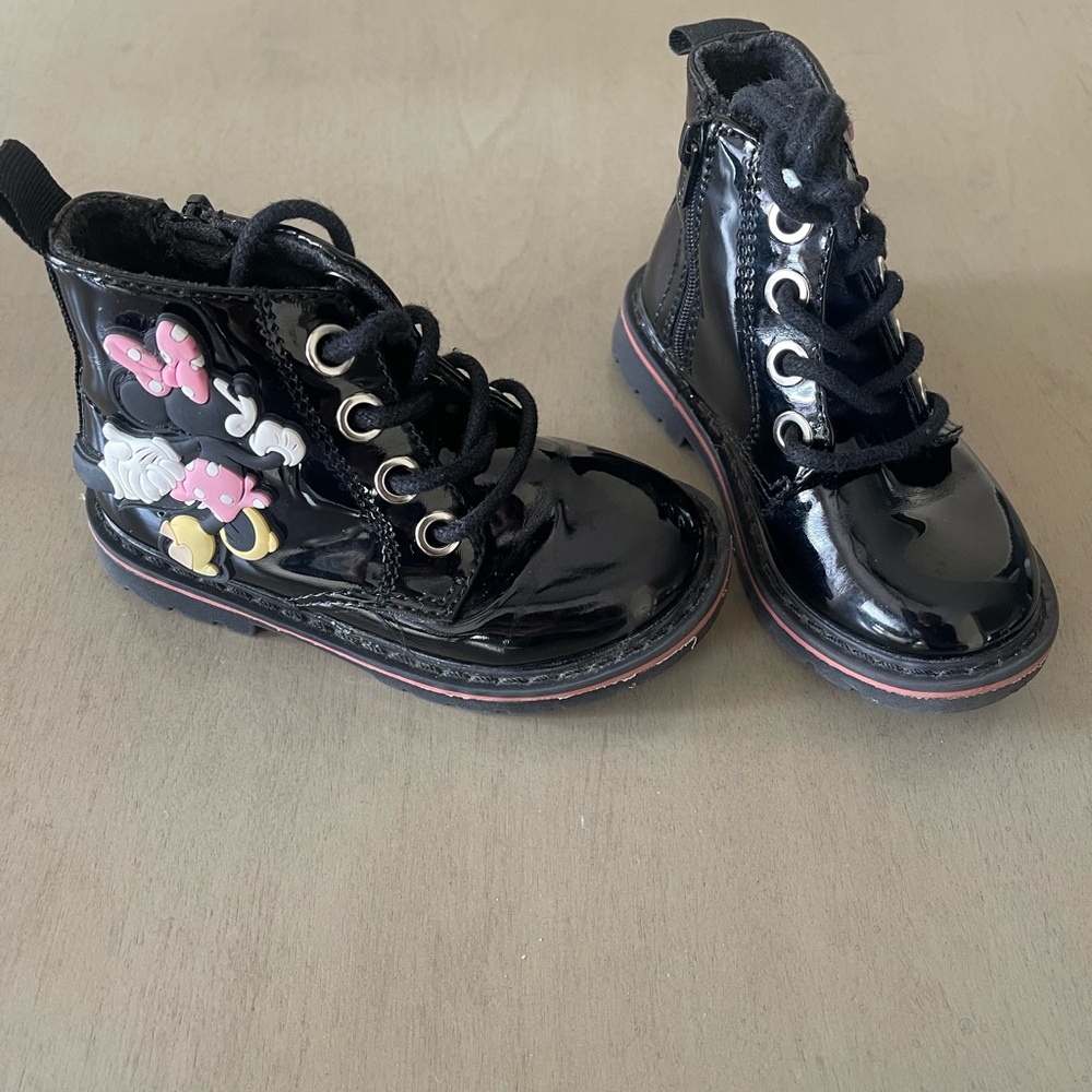 Kids Minnie Mouse combat boots